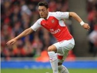 Wenger Tuntut Banyak Gol Dari Oezil